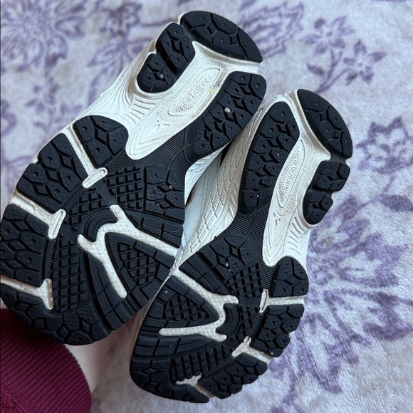 New Balance 2002 R Toddler 8C - Picture 4 of 7